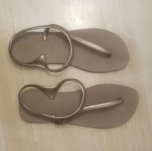 Flash Urban Sandals in Gold